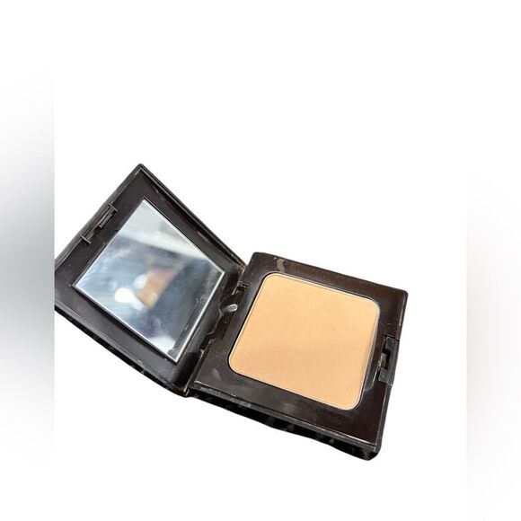 Laura Mercier Smooth Finish Foundation Powder No 4 - Picture 1 of 2